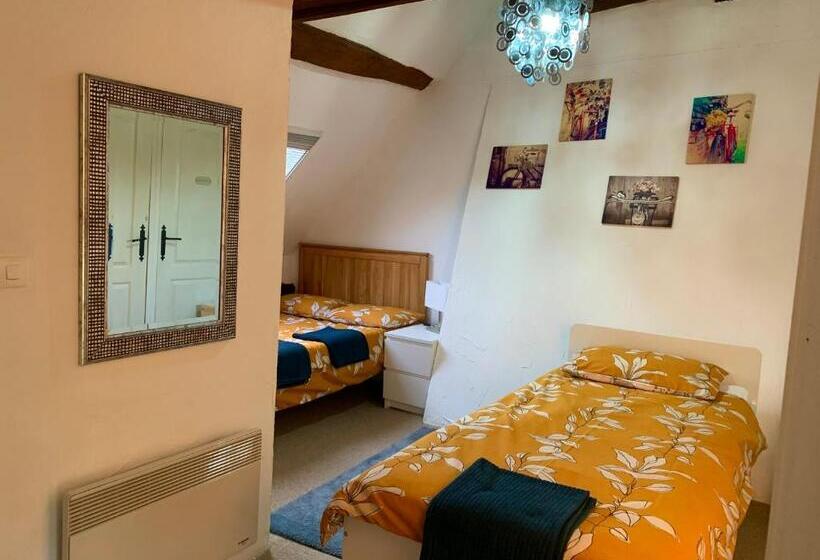 مبيت وإفطار Le Bas Chesnay Chambres D Hotes Domfront En Poiraie