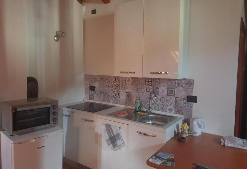 تختخواب و صبحانه Mansarda Chanoux Cir N 0027