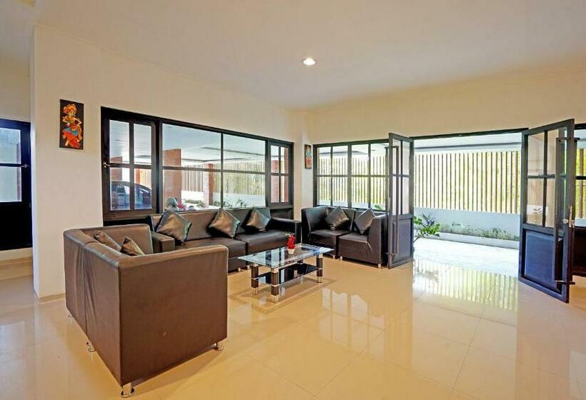 Отель Urbanview Pecatu Residence Bali By Reddoorz
