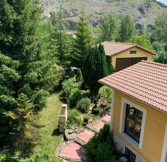 پانسیون Hostel Arenos