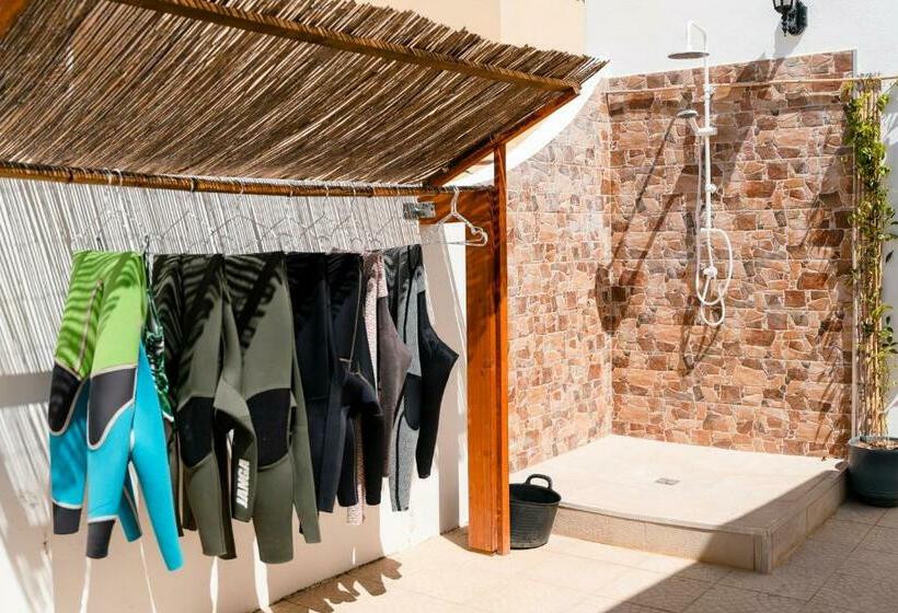 פנסיון Lemontree Eco Surfhouse