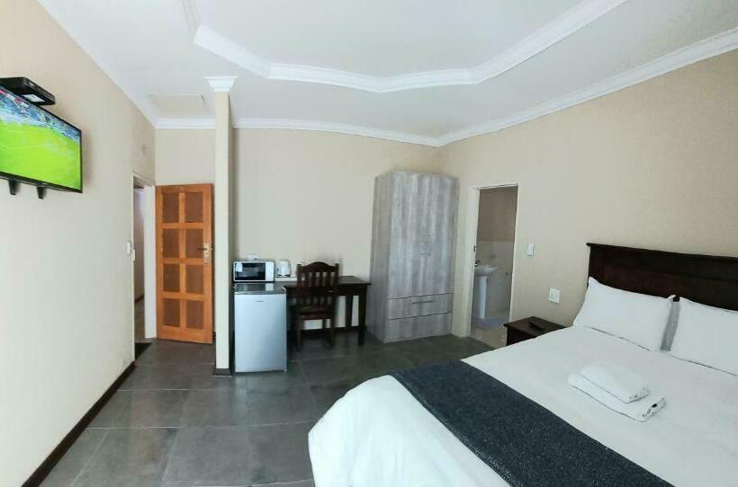 Pensão M N M Guesthouse Polokwane Central