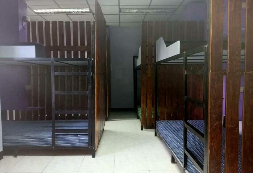 Sean S Boat Hostel