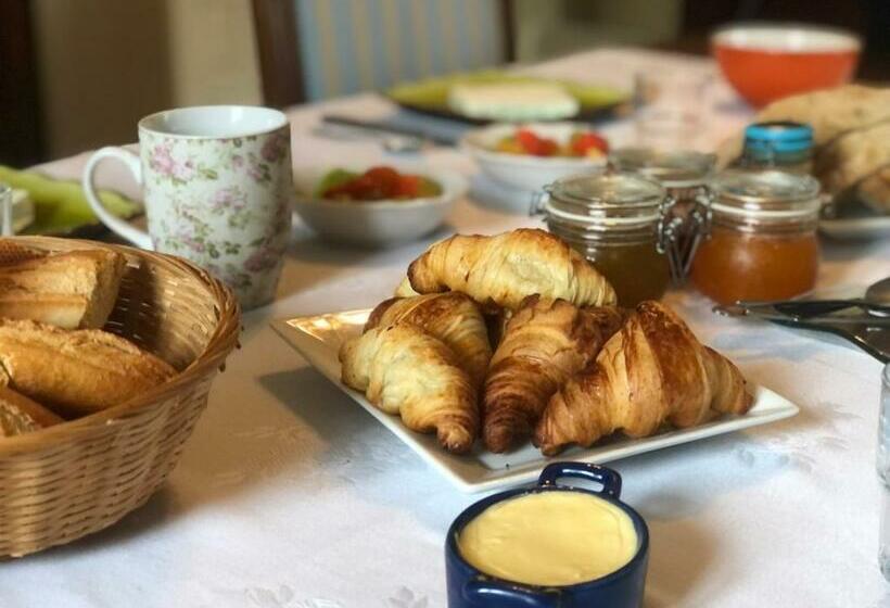 Bed and Breakfast La Maison Des Ateliers