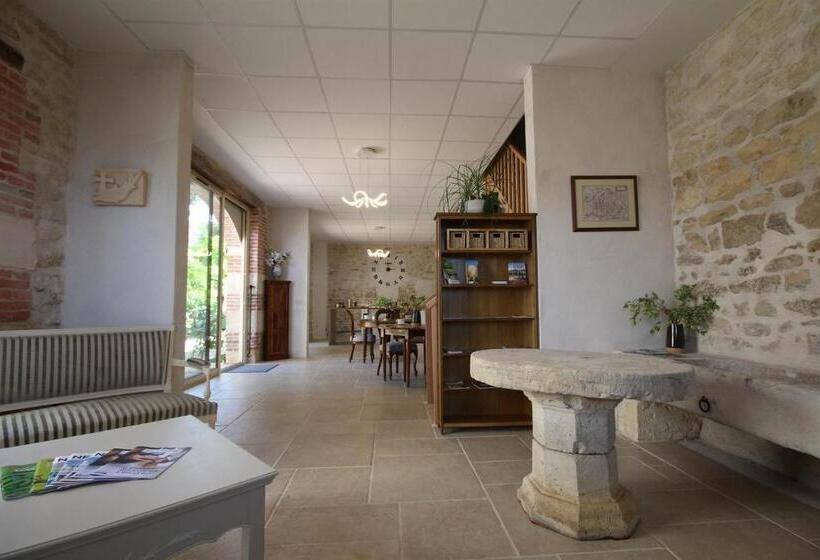 تختخواب و صبحانه Le Clos Ligérien