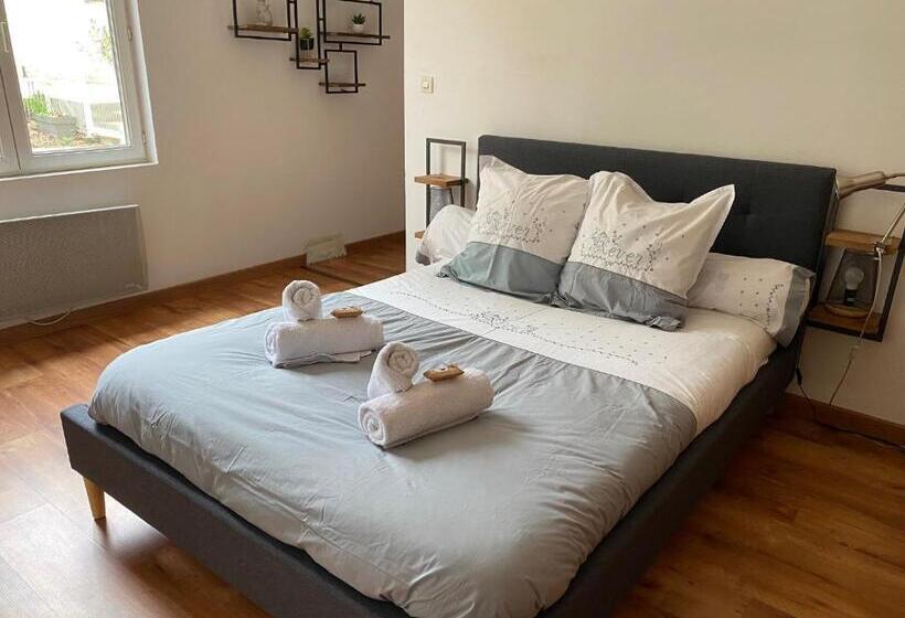 تختخواب و صبحانه Le Clos Ligérien