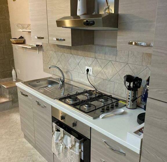 تختخواب و صبحانه Asteas