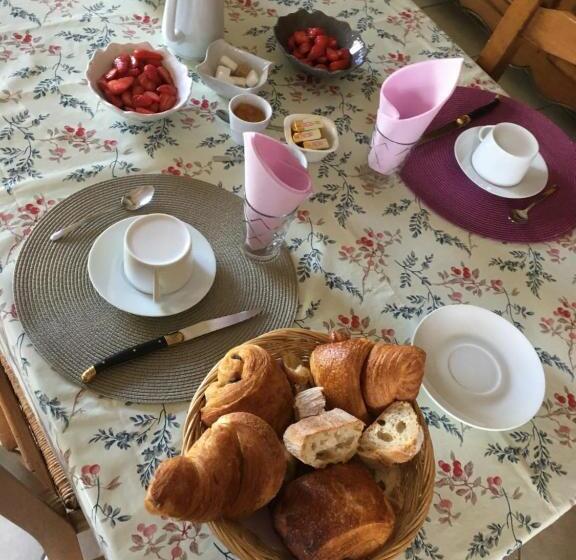 تختخواب و صبحانه Chez Bernadette Et Victor