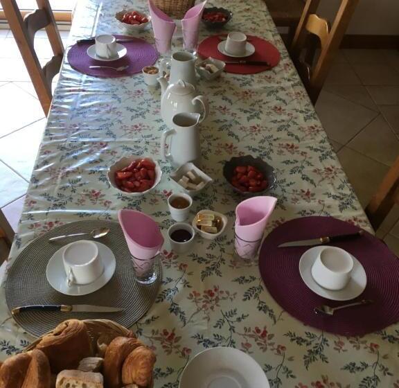 تختخواب و صبحانه Chez Bernadette Et Victor