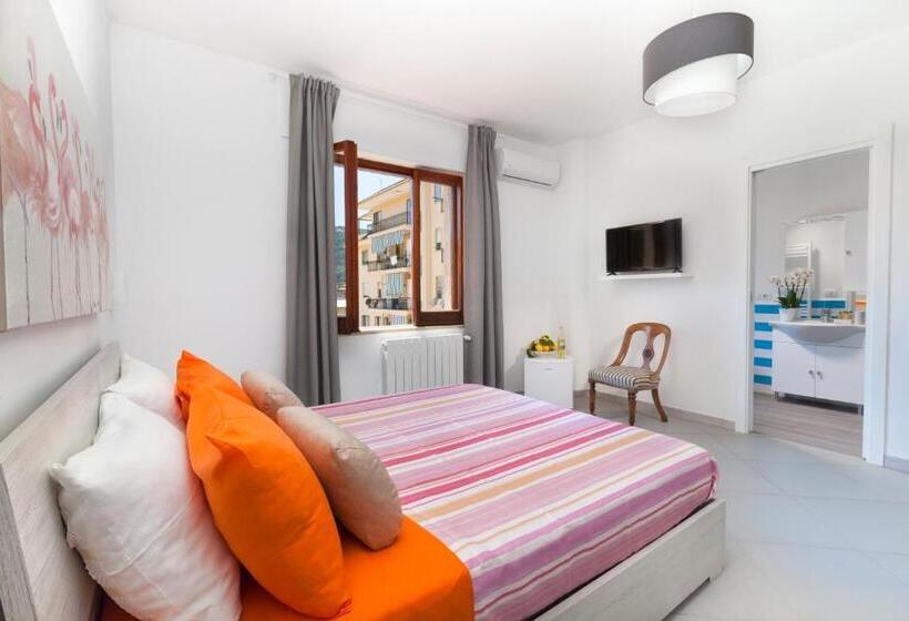 تختخواب و صبحانه Estate4home   Sofia Flora