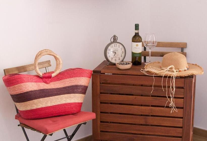 تختخواب و صبحانه Estate4home   Sofia Flora