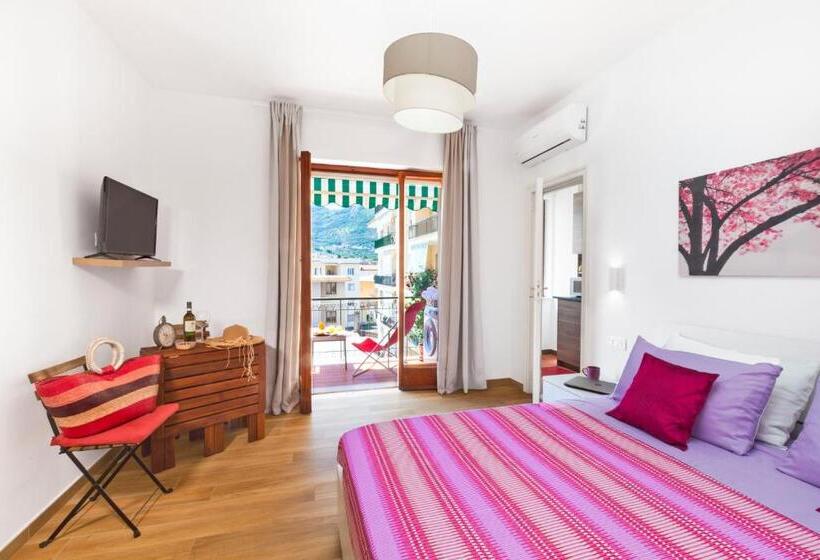 تختخواب و صبحانه Estate4home   Sofia Flora