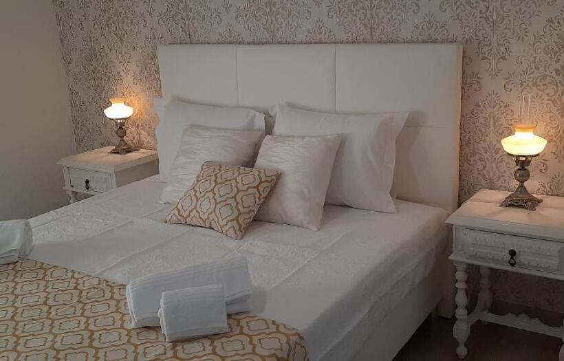 Hostel De Borba Just In House