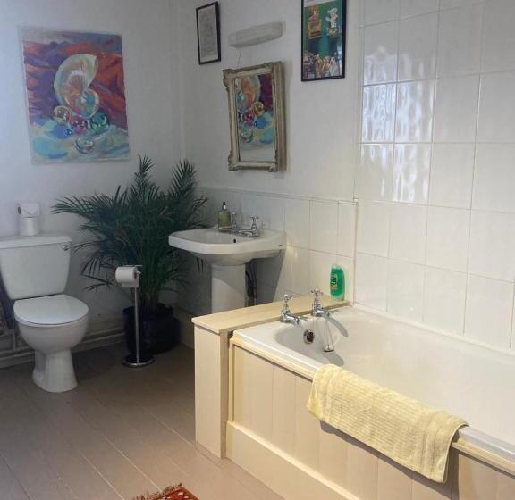 Art House B & B