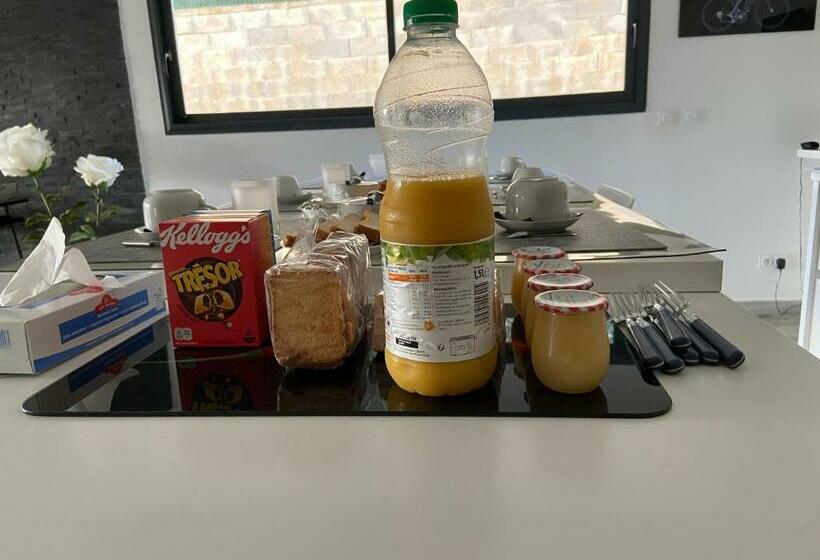 ベッドアンドブレックファースト Blue Diamond Room