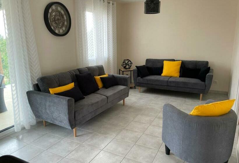 ベッドアンドブレックファースト Les Jardins De Maelle