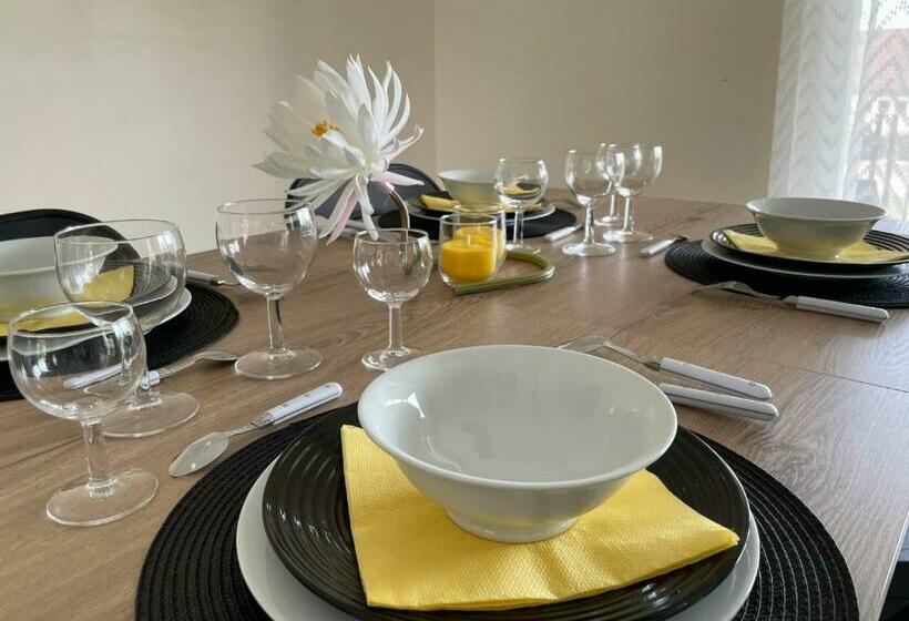 ベッドアンドブレックファースト Les Jardins De Maelle