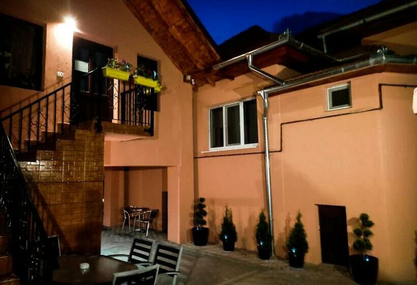 بنسيون Calypso Rooms