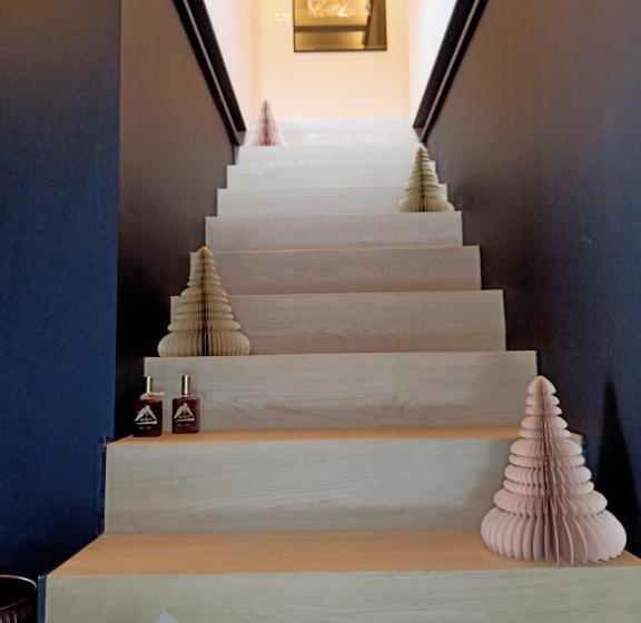 بنسيون V&v Rentroom Design