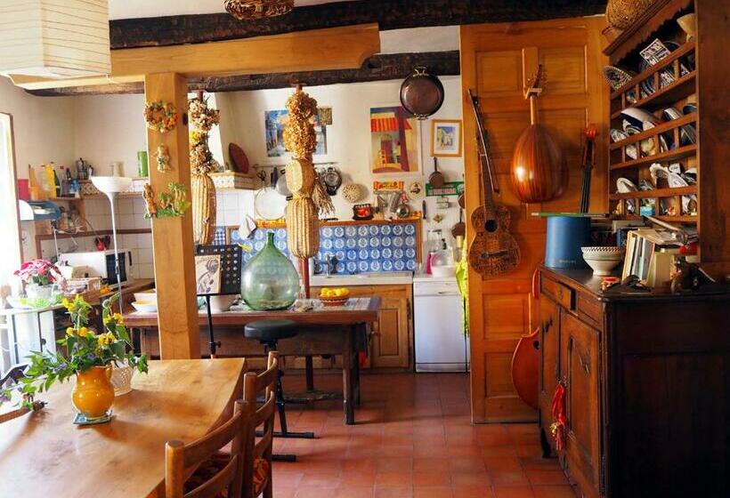 住宿加早餐  Chambre D Hôtes Le Rougeyras