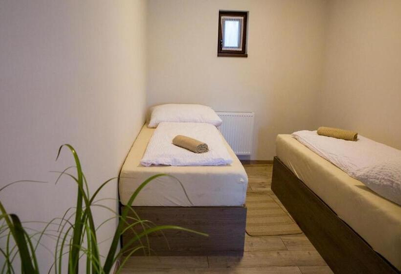 민박 Kukorica Csárda Apartman