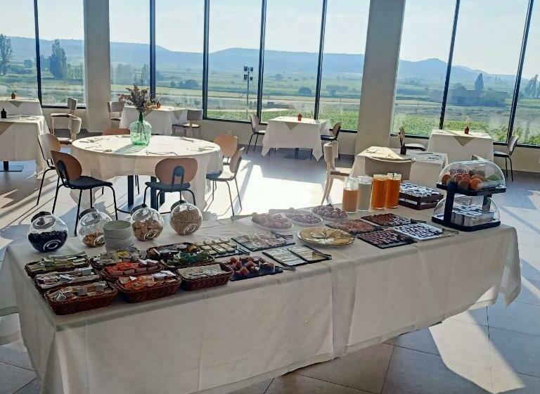 هتل Bodega FyA - Grupo Piérola