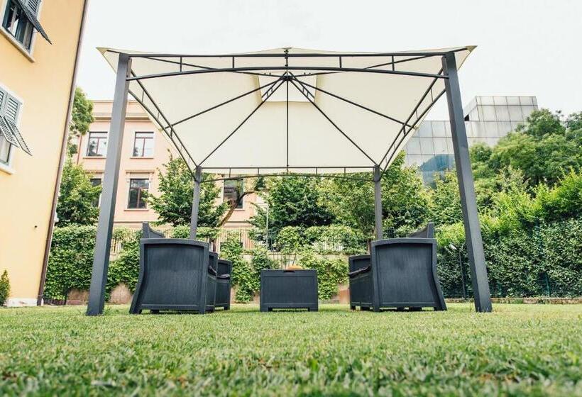 پانسیون Alpencity Suites