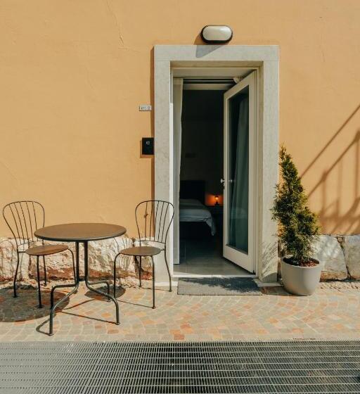 پانسیون Alpencity Suites