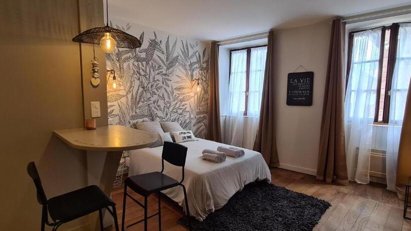 پانسیون Les Chemins D Elika