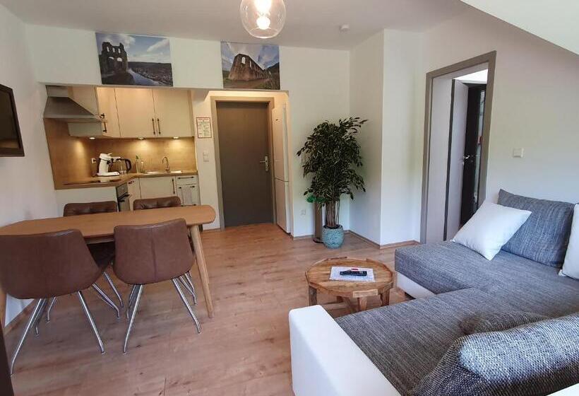 Römerstube Apartments & Rooms
