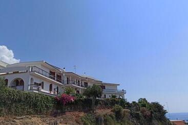 Velalatina Residence B&b Soverato Camera Maestrale & Camera Tramontana