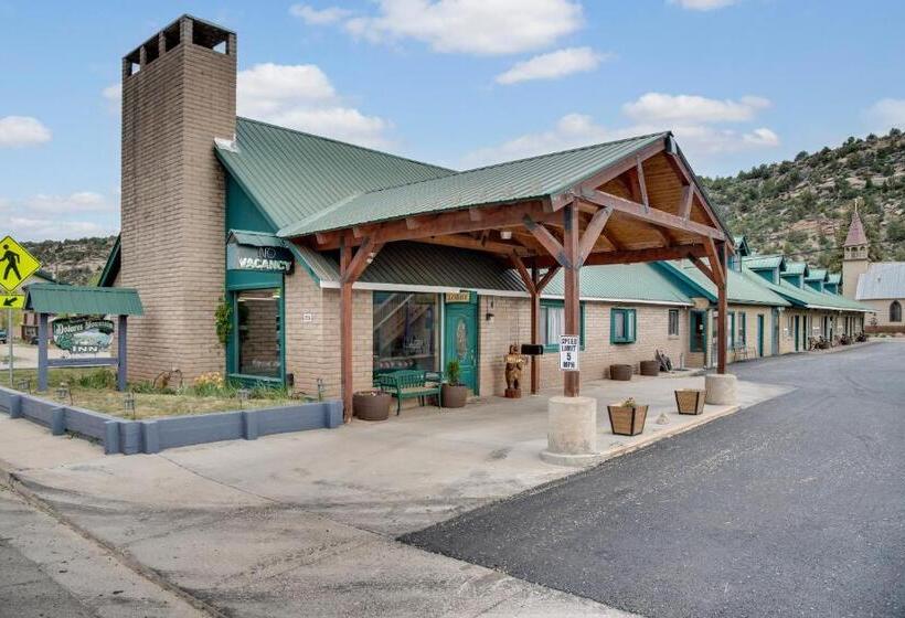 הוסטל Dolores Mountain Inn