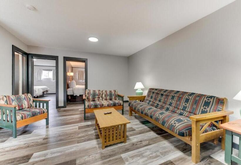 הוסטל Dolores Mountain Inn