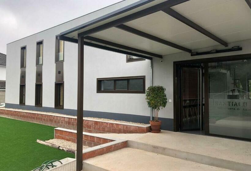 Albergue Santiago 15 Monforte