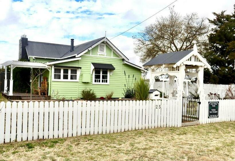 مبيت وإفطار Clover Cottage Uralla
