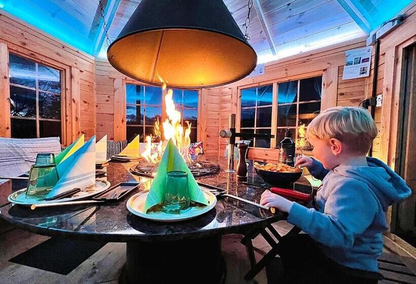 فندق Hôtel Restaurant Les Cernets Swiss Lodge Ssh