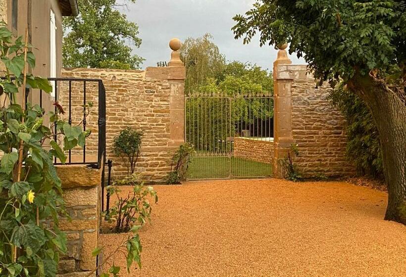ペンション Château De Chatenay   Macon