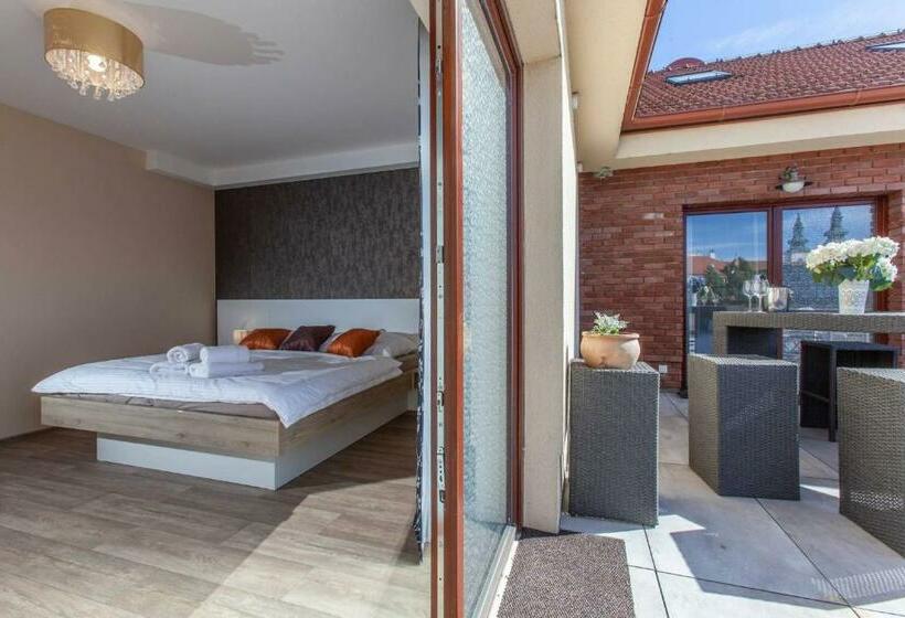 پانسیون Penzion A Restaurace Feldsberg