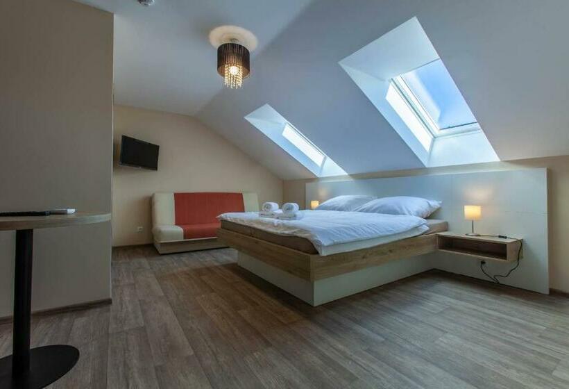 پانسیون Penzion A Restaurace Feldsberg