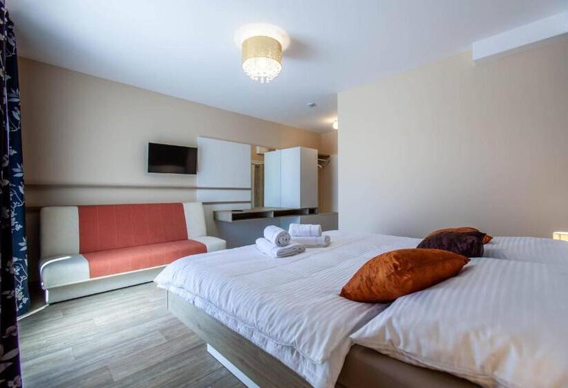 پانسیون Penzion A Restaurace Feldsberg