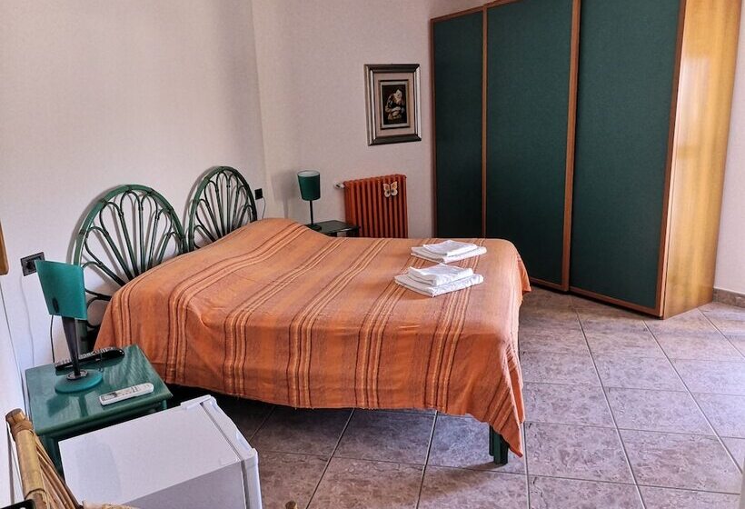 تختخواب و صبحانه La Terrazza