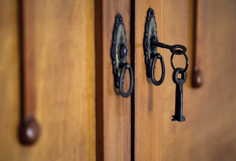 تختخواب و صبحانه Novecento