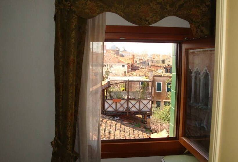 مسافرخانه Casa Linger