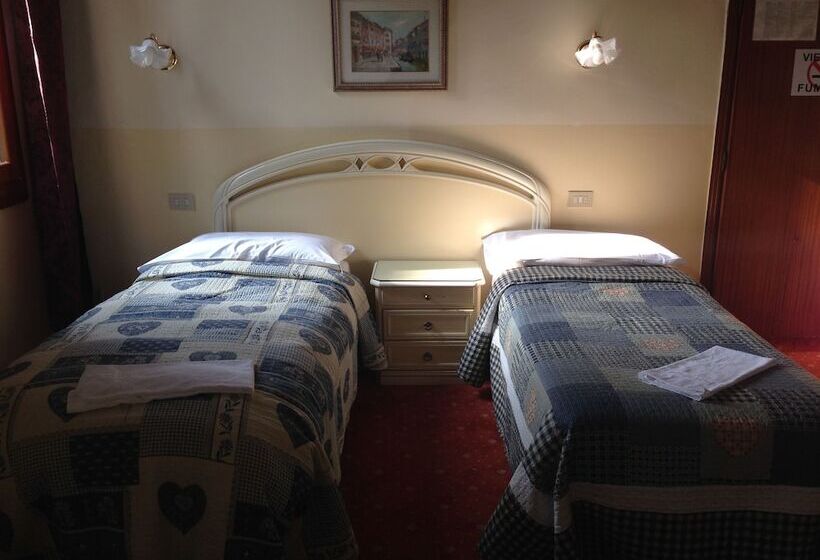 مسافرخانه Casa Linger