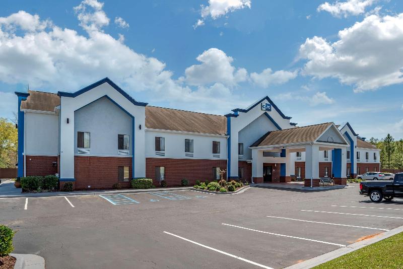 בית מלון כפרי Best Western Troy Inn