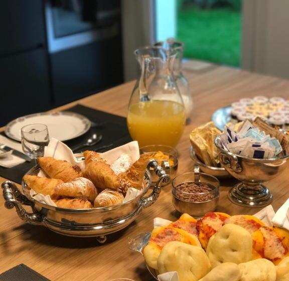 Fotos del hotel Conti Guest House:  23