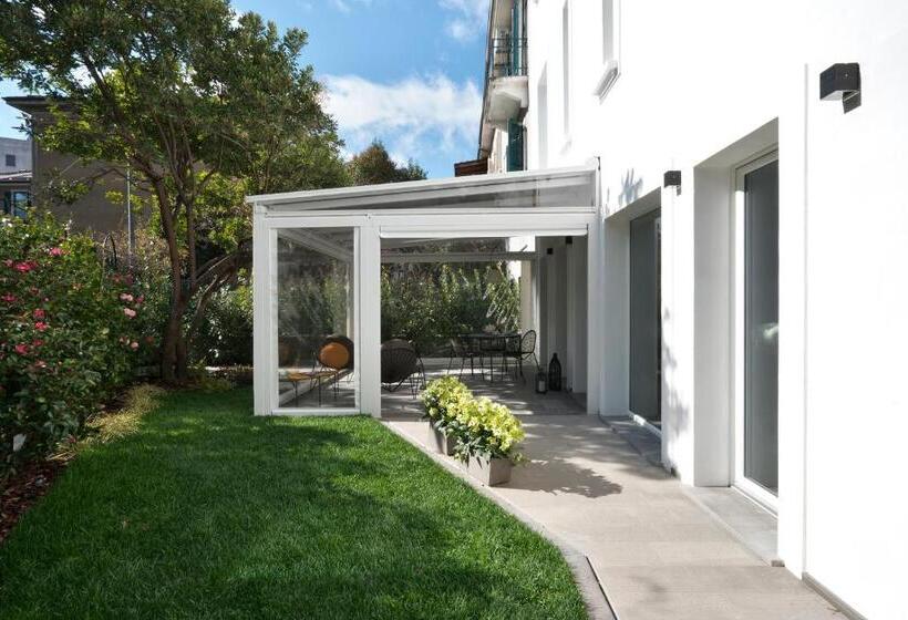 Fotos del hotel Conti Guest House:  30