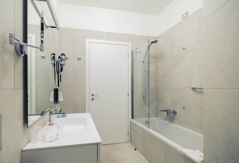 Fotos del hotel Mercure Milano Solari:  13