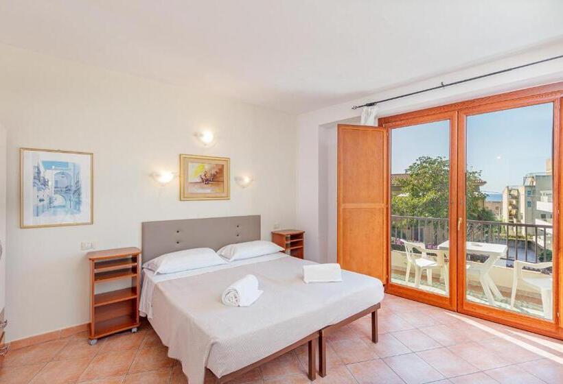 هتل Villa Piras