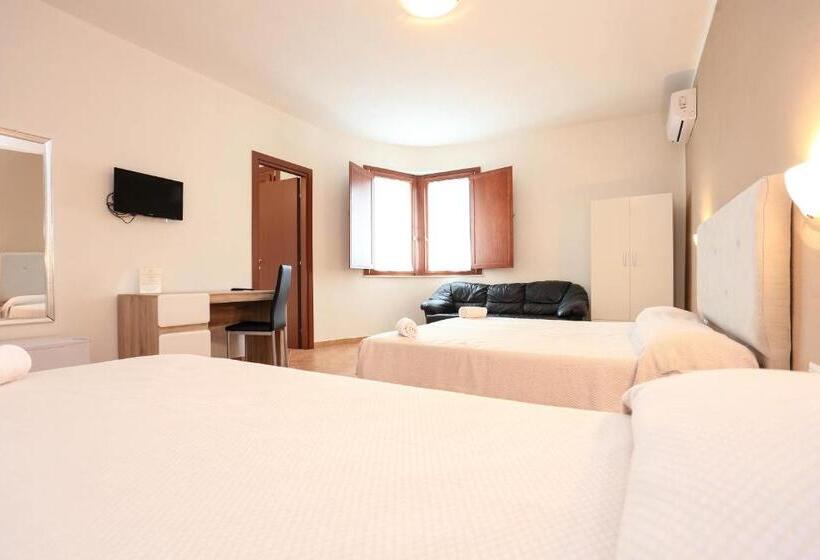 هتل Villa Piras